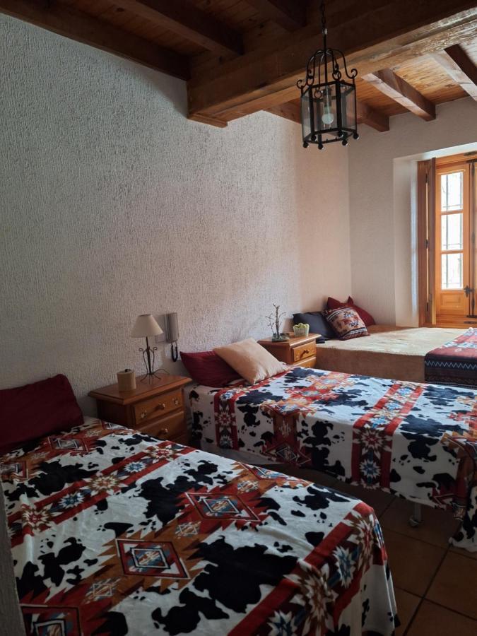 San Bartolomé de Pinares Hostal El Patio Restaurante מראה חיצוני תמונה
