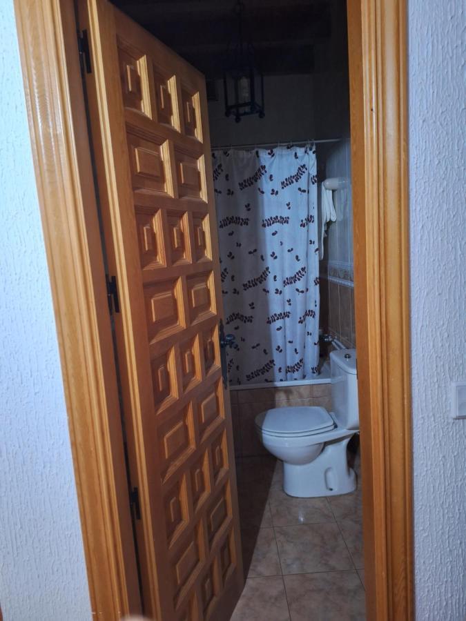 San Bartolomé de Pinares Hostal El Patio Restaurante מראה חיצוני תמונה