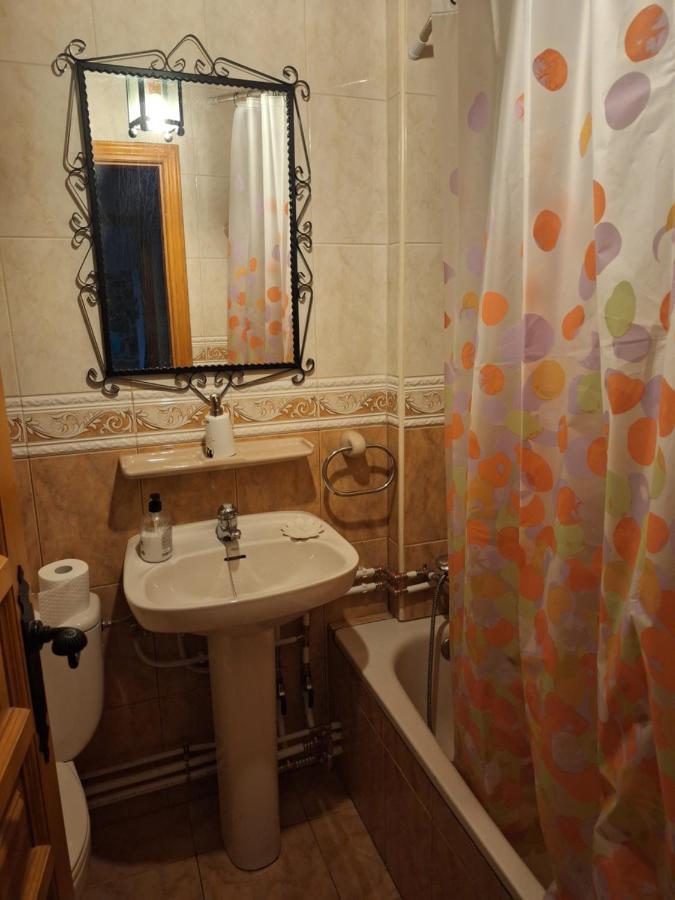 San Bartolomé de Pinares Hostal El Patio Restaurante מראה חיצוני תמונה